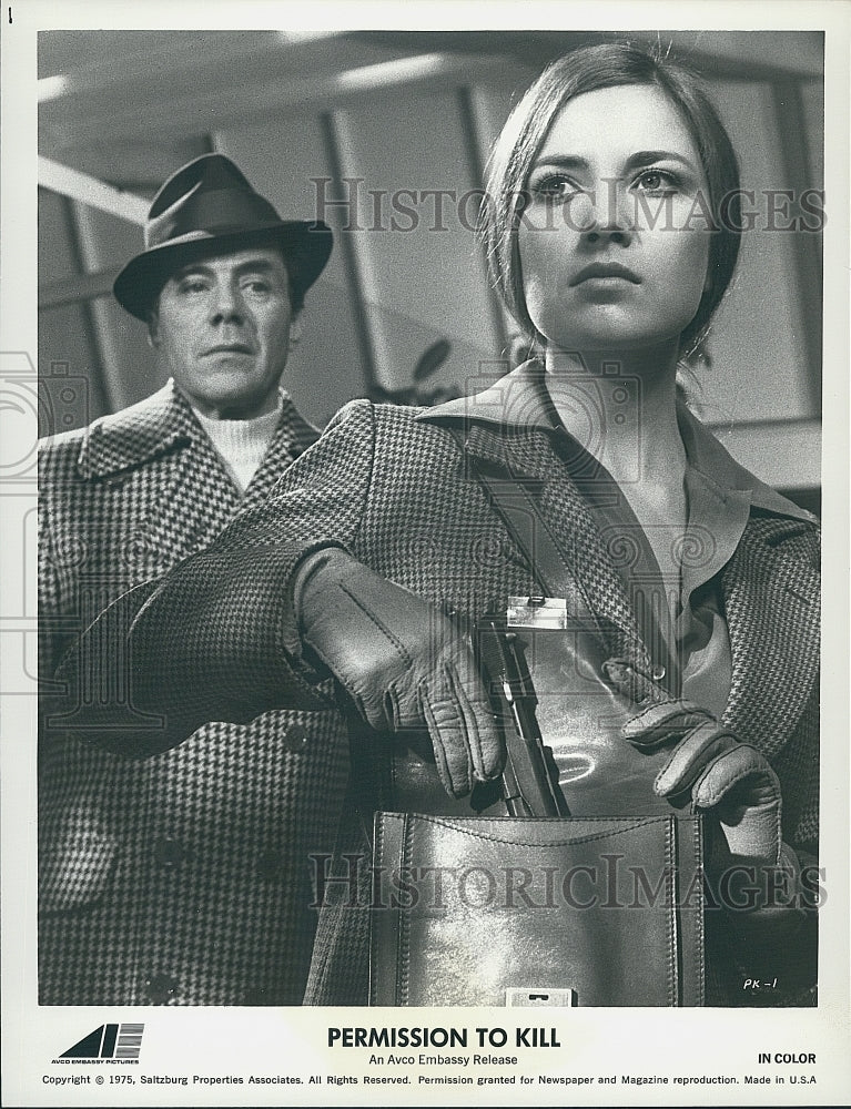 1975 Press Photo "Permission To Kill" Ava Gardner Dirk Bogarde Actor - Historic Images