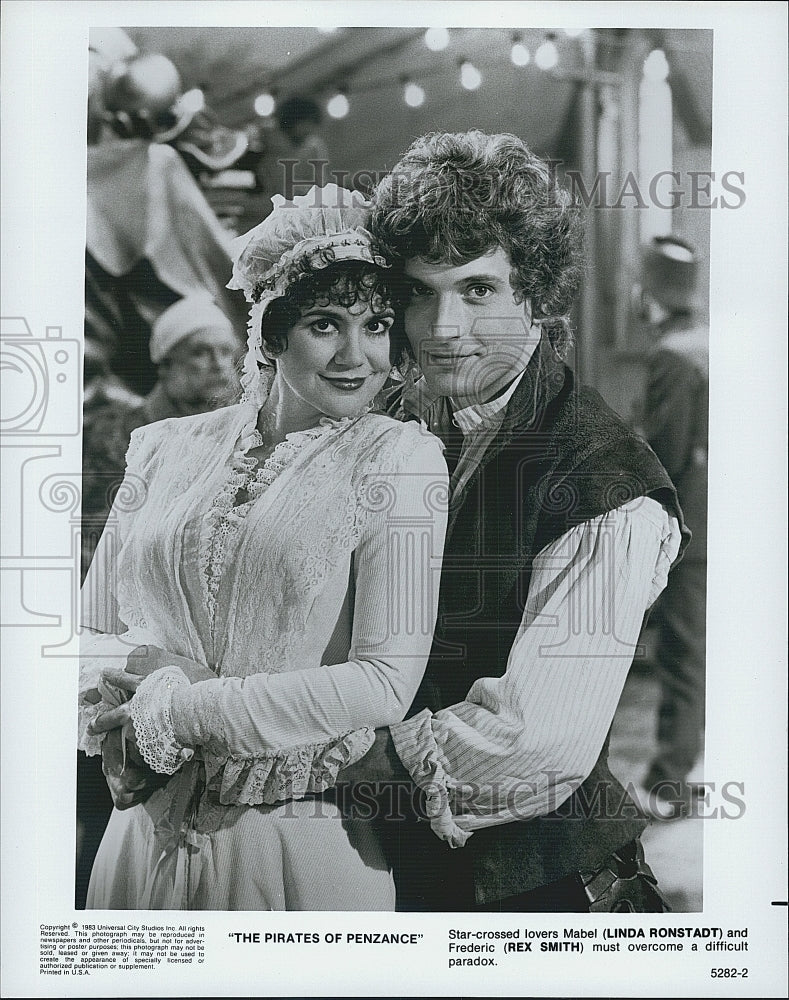 1983 Press Photo Linda Ronstadt and Rex Smith in "The Pirates of Penzance" - Historic Images