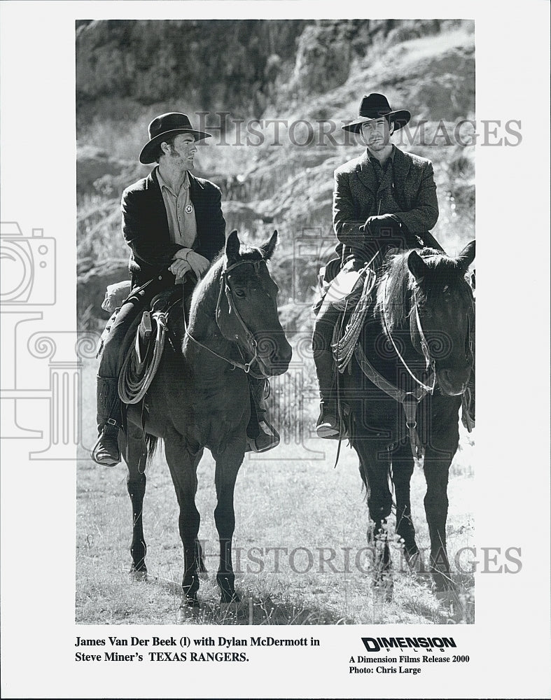 2000 Press Photo James Van Der Beek And Dylan McDermott In Movie "Texas Rangers" - Historic Images