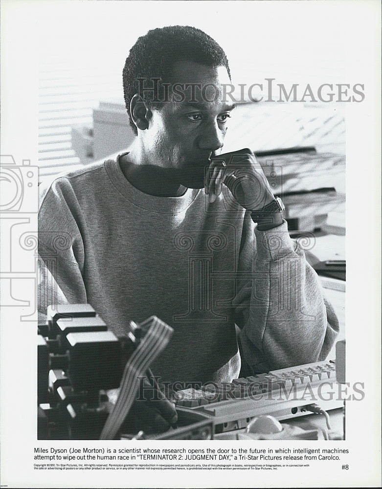 1991 Press Photo Joe Morton in "Terminator 2: Judgement Day" - Historic Images