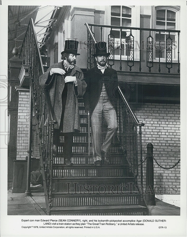 1978 Press Photo Sean Connery and Donald Sutherland in "The Great Train Robbery" - Historic Images