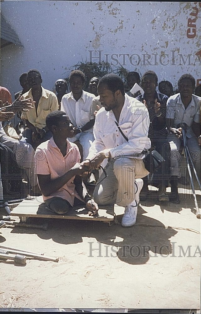 Press Photo Black actors in a movie scene - Historic Images