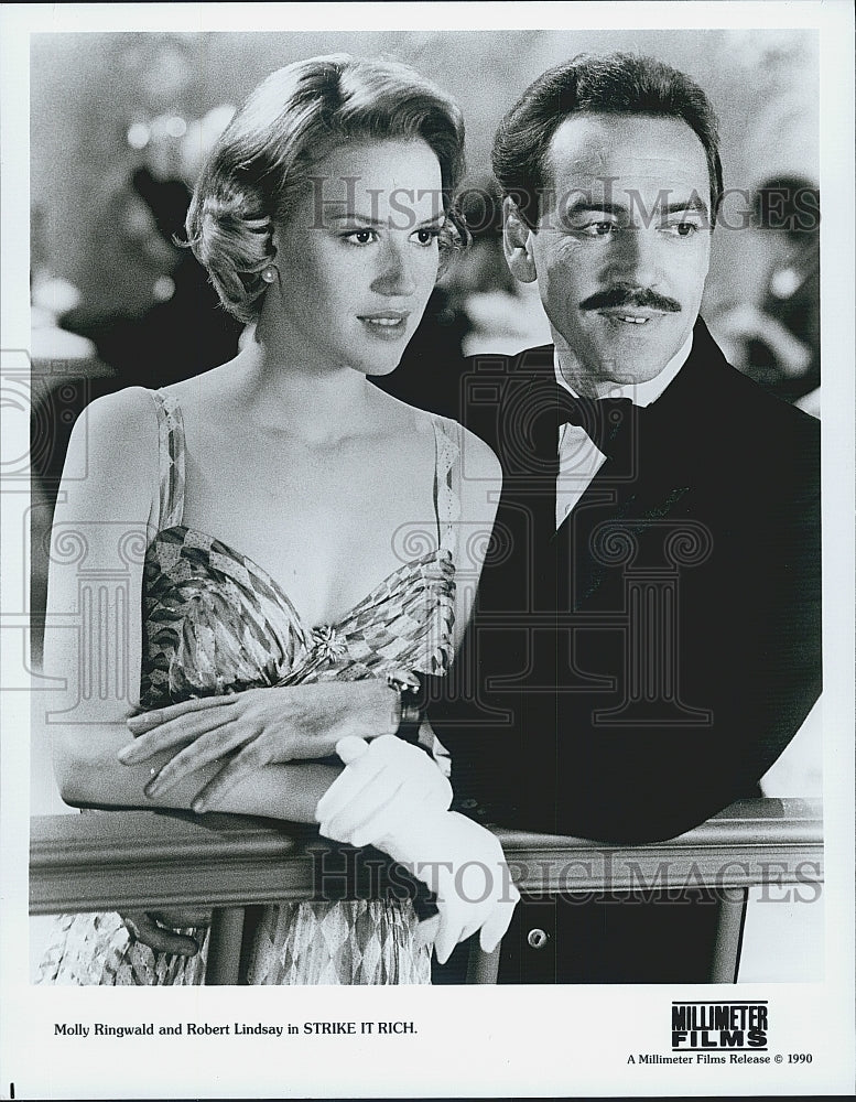 1990 Press Photo Molly Ringwald, Robert Lindsay &quot;Strike It Rich&quot; - Historic Images