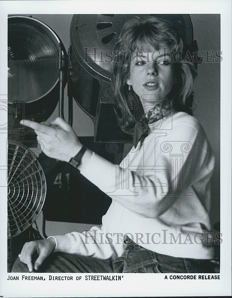 1985 Press Photo Joan Freeman Director Of Action Thriller Film  "Streetwalkin" - Historic Images
