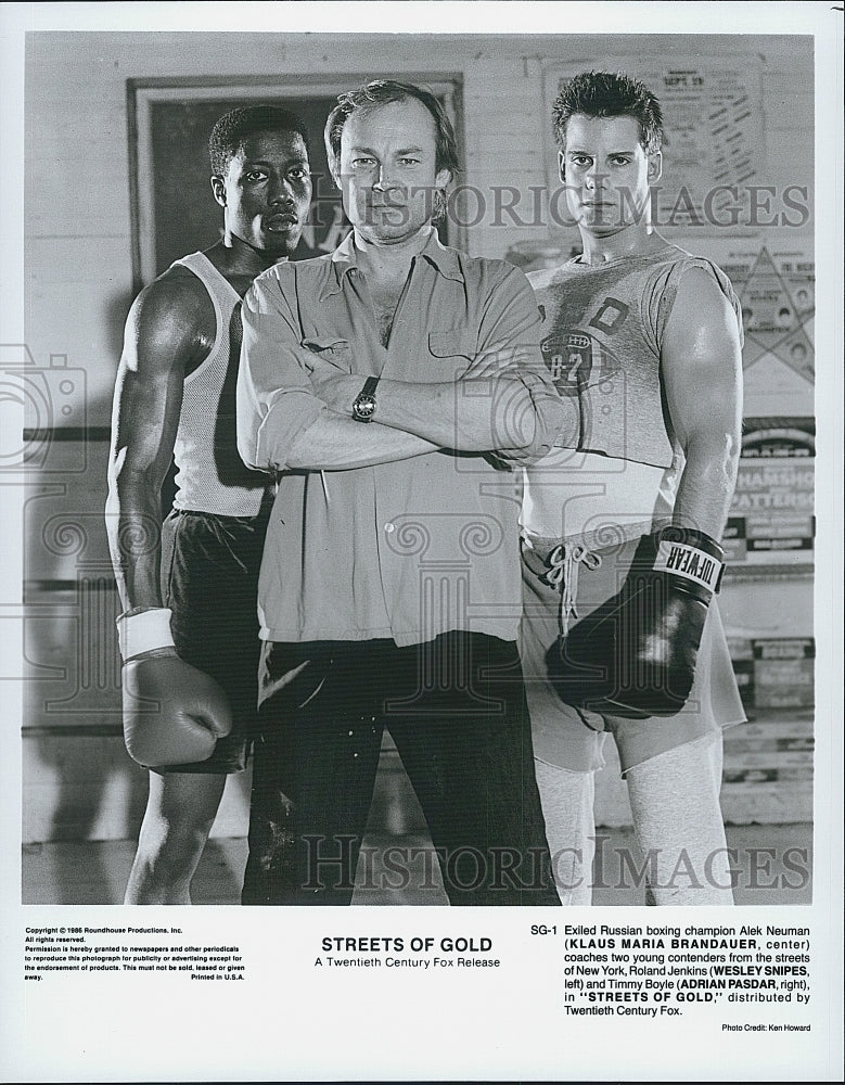 1986 Press Photo Actors Klaus Maria Brandauer, Wesley Snipes And Adrian Pasdar - Historic Images