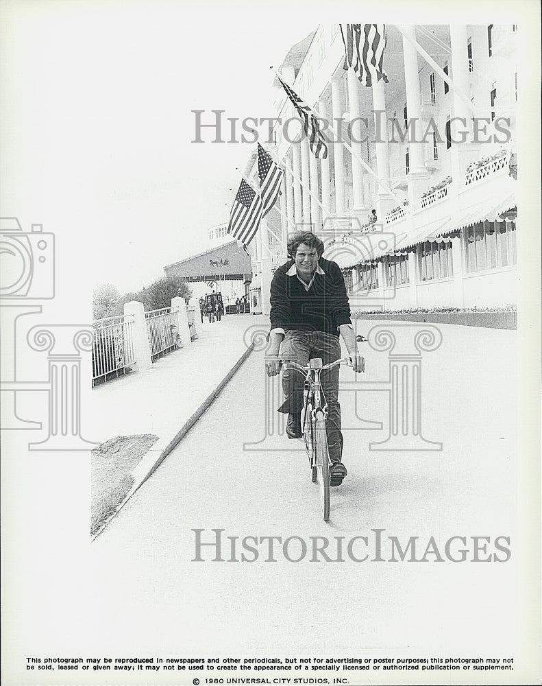 1980 Press Photo A scene from an unidentified movie - Historic Images