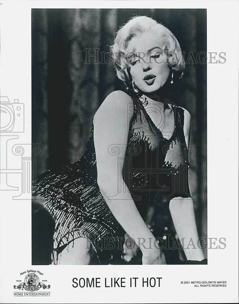 2001 Press Photo A scene from "Some Like It Hot" - Historic Images