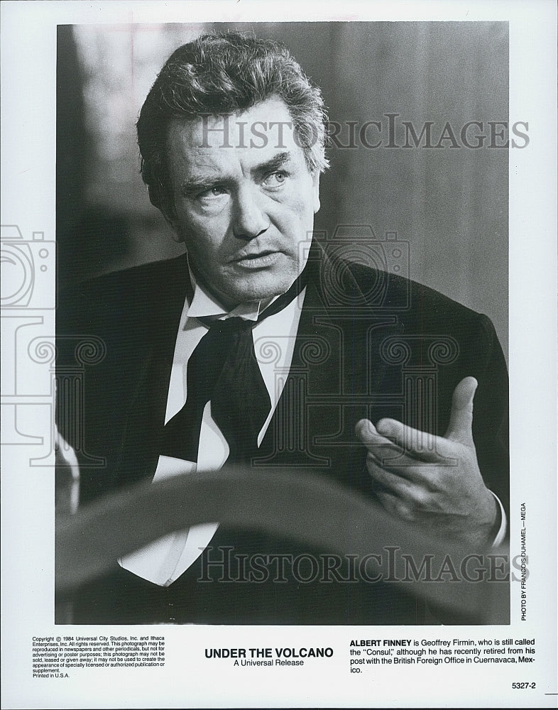1984 Press Photo Albert Finney "Under the Volcano" - Historic Images