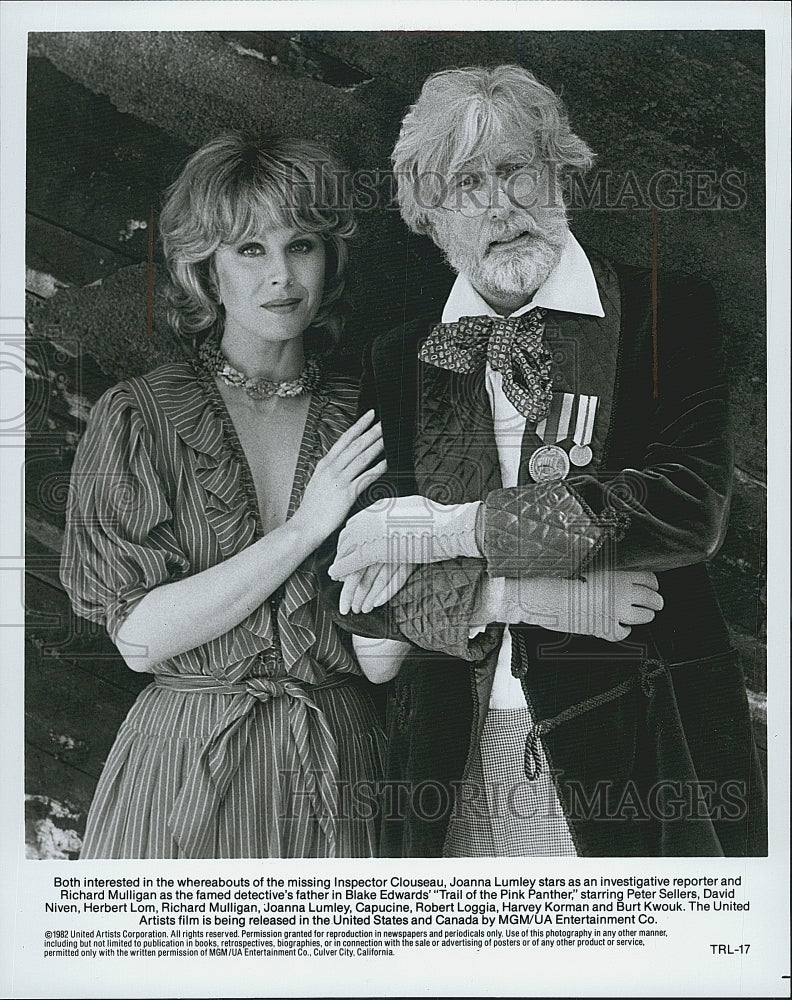 1982 Press Photo Joanna Lumley, Richard Mulligan "Trail of the Pink Panther" - Historic Images