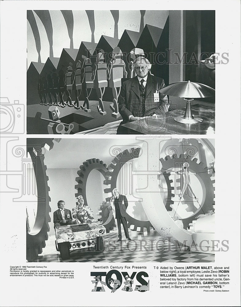 1992 Press Photo Actors Arthur Malet And Robin Williams In Family Film "Toys" - Historic Images
