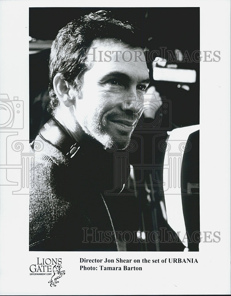 2000 Press Photo Director Jon Shear On The Set Of Drama Film "Urbania" - Historic Images