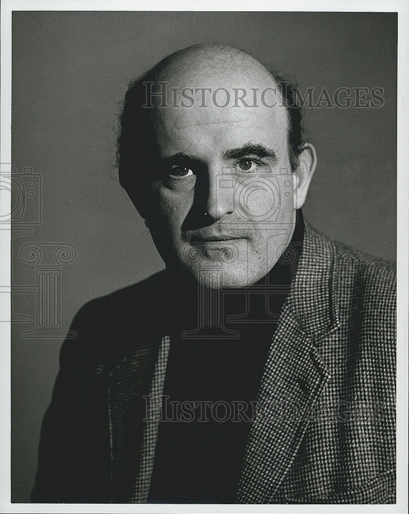 Press Photo An actor in a tweed jacket for a folm role - Historic Images