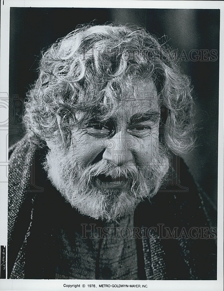 1975 Press Photo An actor  in a Metro Goldwyn Mayer film - Historic Images