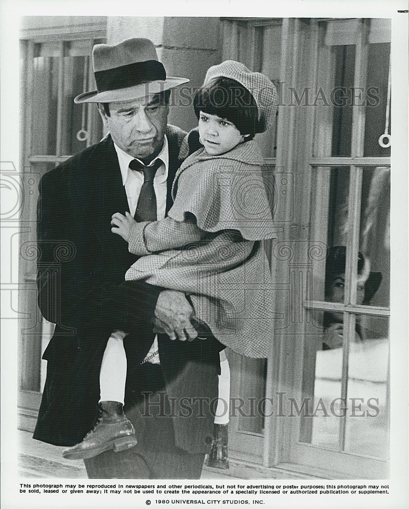 1980 Press Photo Actors Walter Matthau And Sara Stimson In "Little Miss Marker" - Historic Images