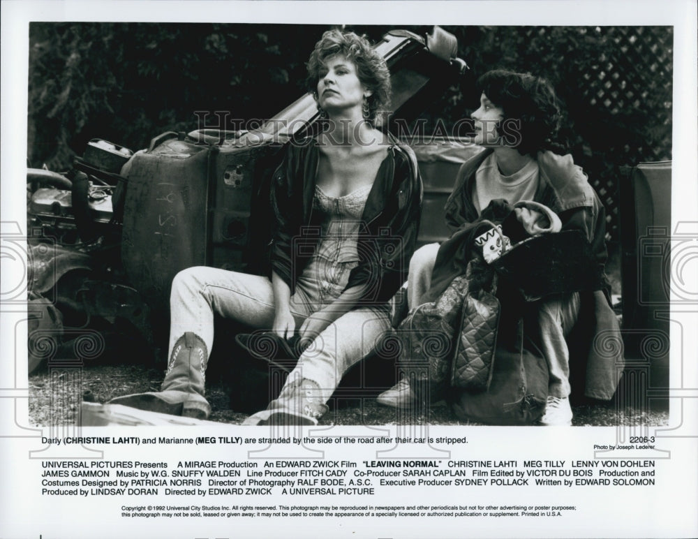 1992 Press Photo Christine Lahti, Meg Tilly "Leaving Normal" - Historic Images