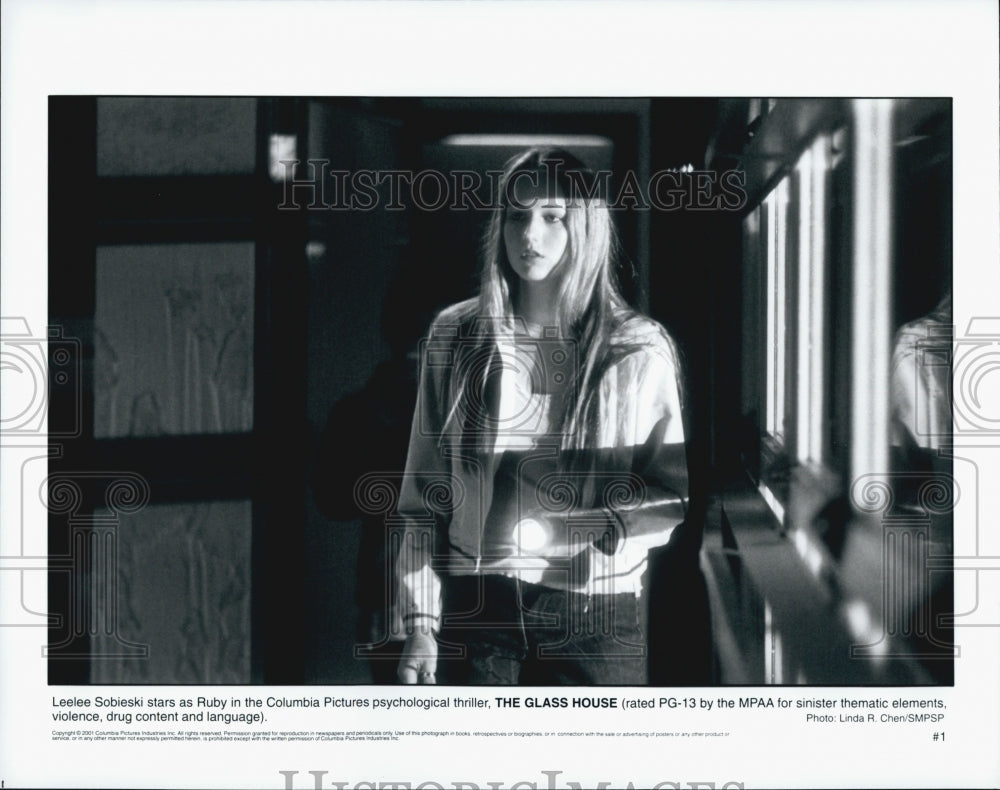 2001 Press Photo Actress Leelee Sobieski in "The Glass House" Film - Historic Images