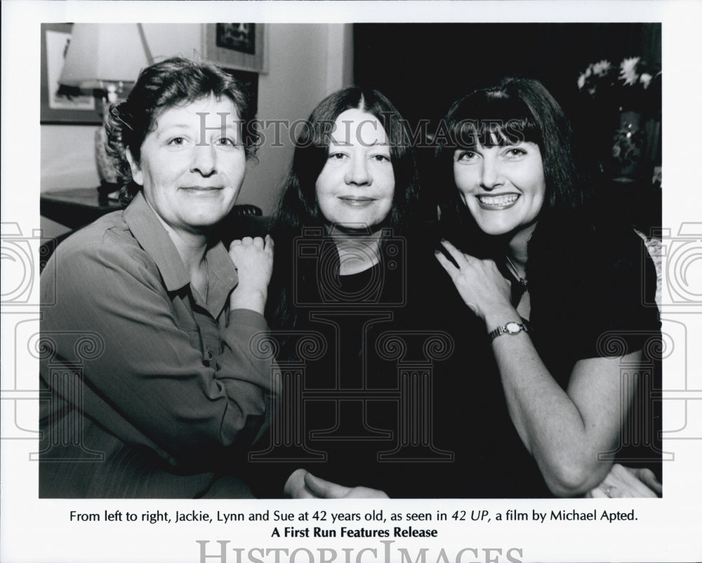 1998 Press Photo Jackie Basset, Sue Sullivan, Lynn Johnson In Film &quot;42 UP - Historic Images