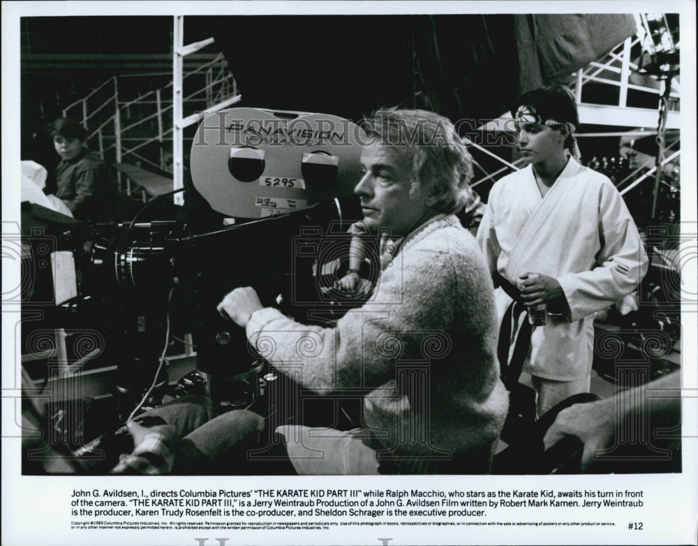 1989 Press Photo Director John G. Avildsen On Set Of &quot;The Karate Kid, Part III&quot; - Historic Images