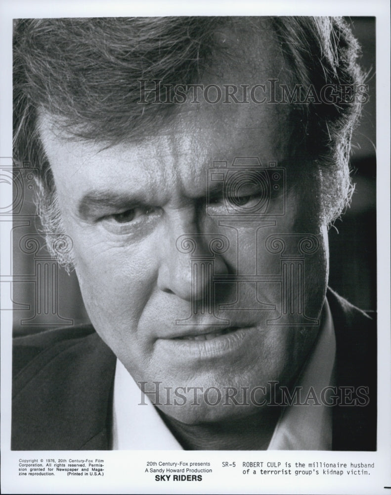 1976 Press Photo Robert Culp in &quot;Sky Riders&quot; - DFPG74817 - Historic Images