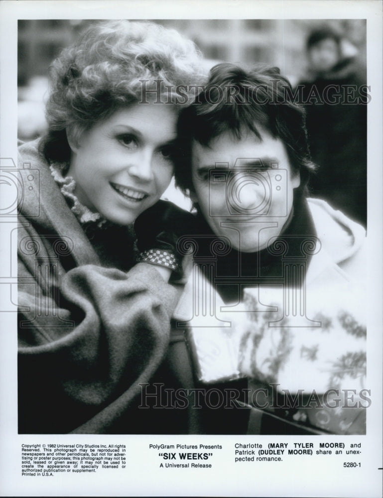 1982 Press Photo &quot;Six Weeks&quot; Mary Tyler Moore &amp; Dudley Moore - Historic Images