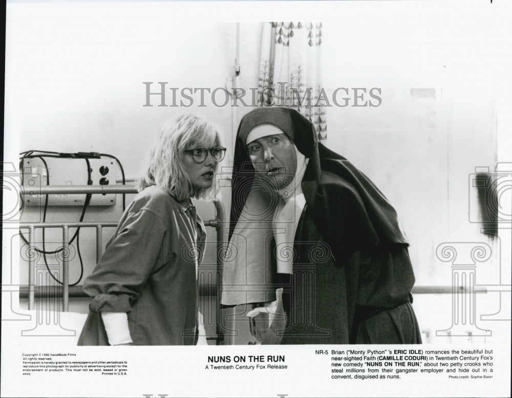 1990 Press Photo Actor Eric Idle, Camille Coduri in "Nuns on the Run" Film - Historic Images