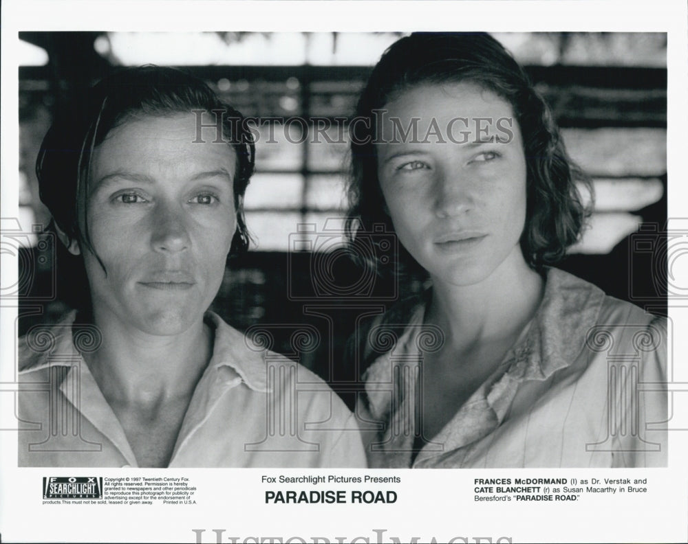 1997 Press Photo &quot;Paradise Road&quot;  Frances McDormand &amp; Cate Blanchett - Historic Images