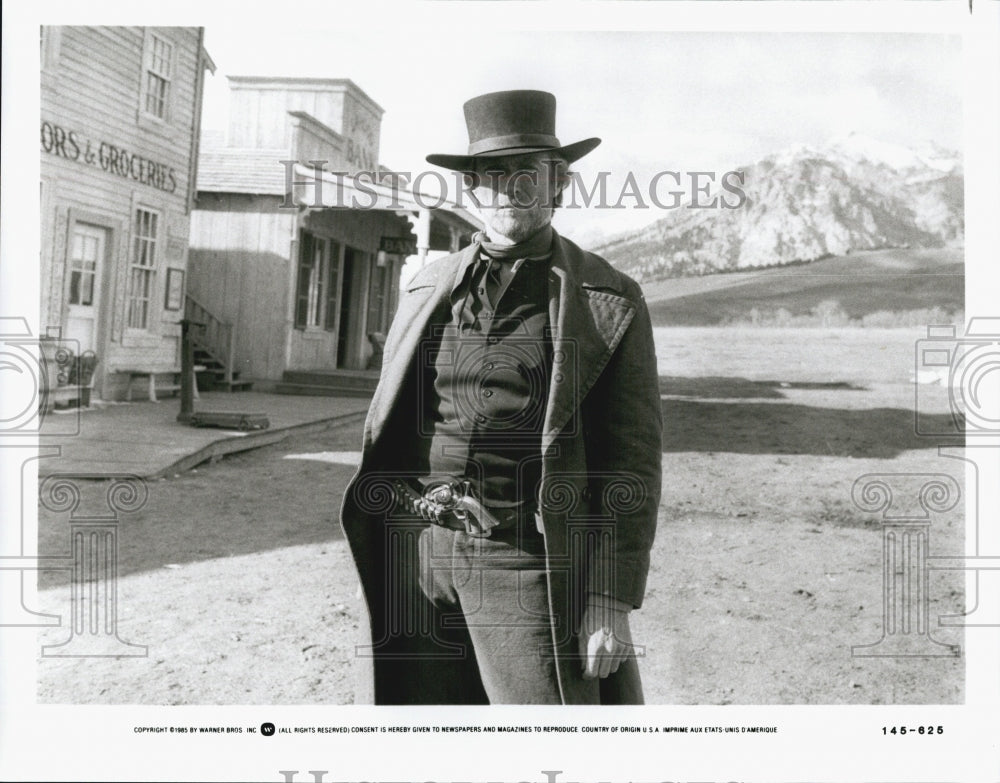 1985 Press Photo A scene from an unidentified movie - Historic Images