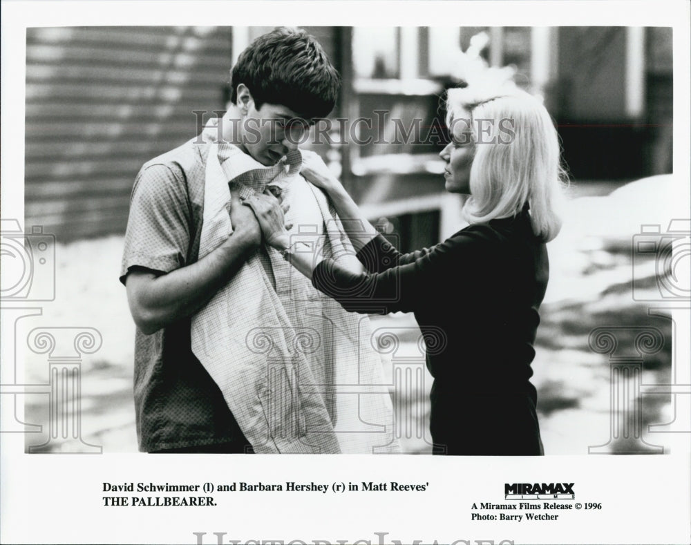 1996 Press Photo Actor David Schwimmer, Barbara Hershey in &quot;The Pallbearer&quot; Film - Historic Images