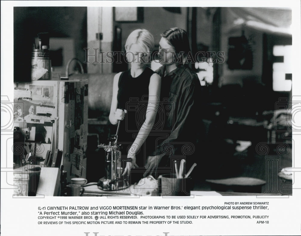 1998 Press Photo Gwyneth Paltrow, Viggo Mortensen "A Perfect Murder" - DFPG76137 - Historic Images