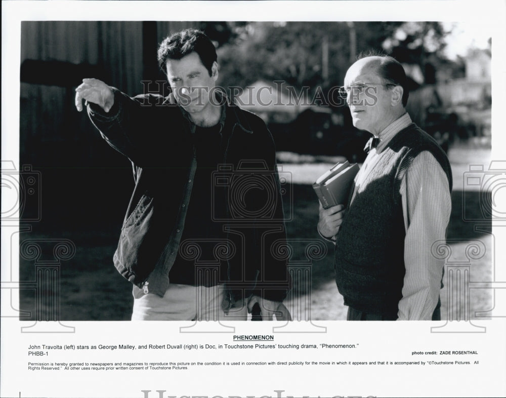 1996 Press Photo John Travolta, Robert Duvall &quot;Phenomenon&quot; - Historic Images