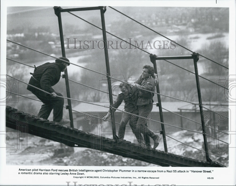 1979 Press Photo Actor Harrison Ford, Christopher Plummer in "Hanover Street" - Historic Images
