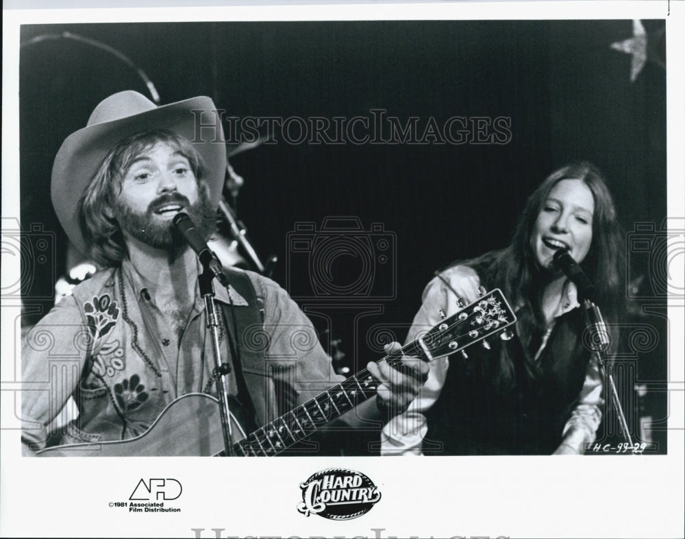 1981 Press Photo Actor Jan-Michael Vincent, Tanya Tucker in "Hard Country" Film - Historic Images