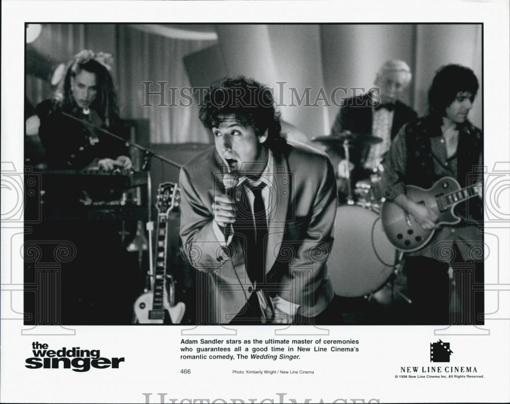 1998 Press Photo Adam Sandler Stars In &quot;The Wedding Singer&quot; - Historic Images