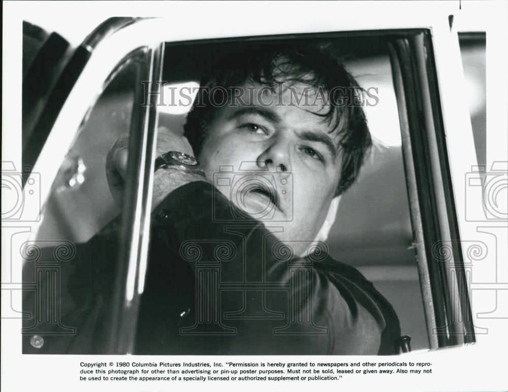 1980 Press Photo Actor in a vehicle on a film set - Historic Images