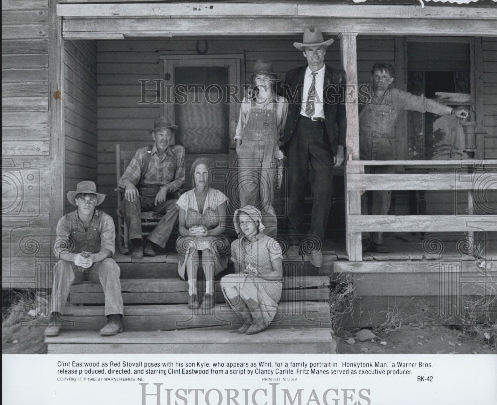 1982 Press Photo Clint Eastwood and son Kyle in the film &quot;Honkytonk Man&quot; - Historic Images