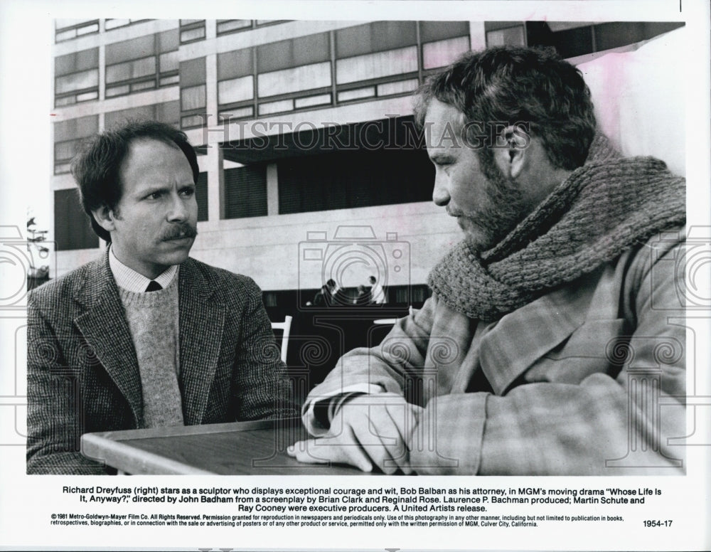 1981 Press Photo Richard Dreyfuss And Bob Balban "Whose Life Is It, Anyway?" - Historic Images