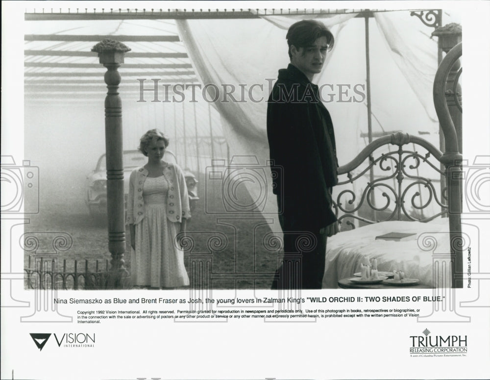 1992 Press Photo Nina Siemaszko, B. Fraser "Wild Orchid II: Two Shades of Blue" - Historic Images