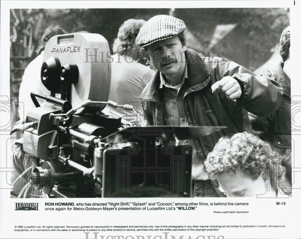 1988 Press Photo "Willow" director Ron Howard on set - Historic Images