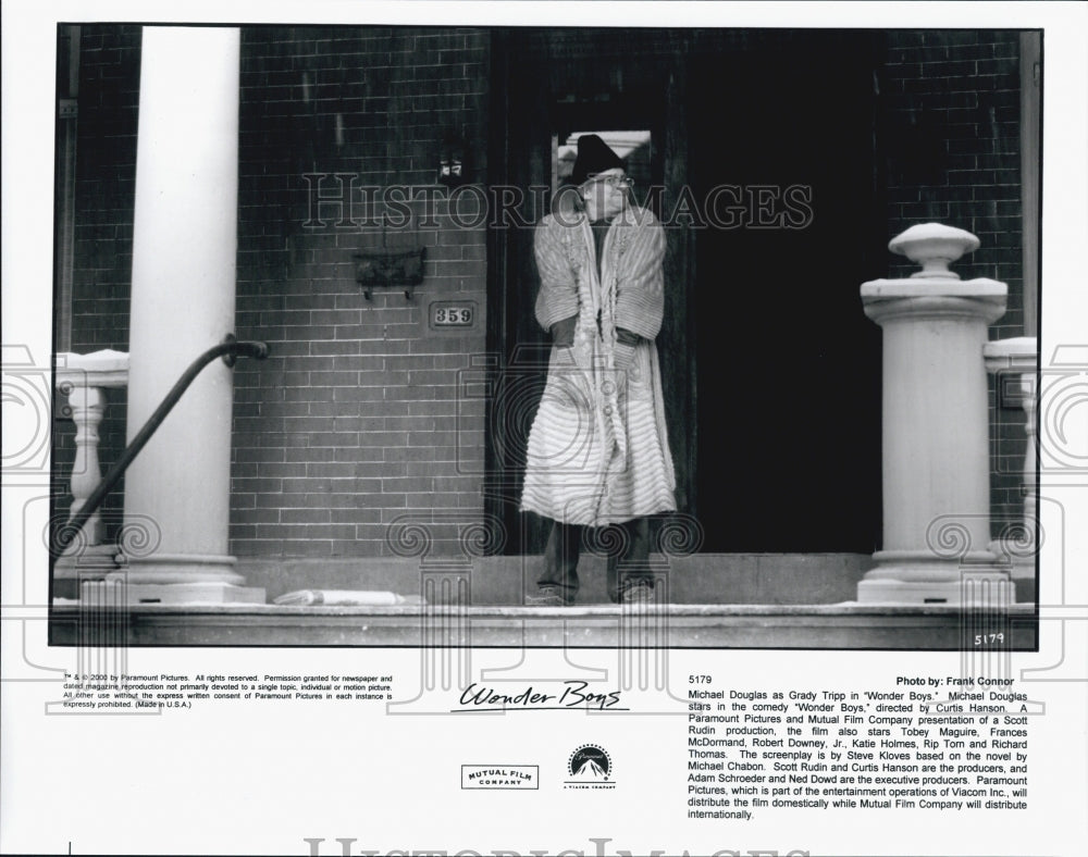 2000 Press Photo Actor Michael Douglas Starring In Comedy Film "Wonder Boys" - Historic Images