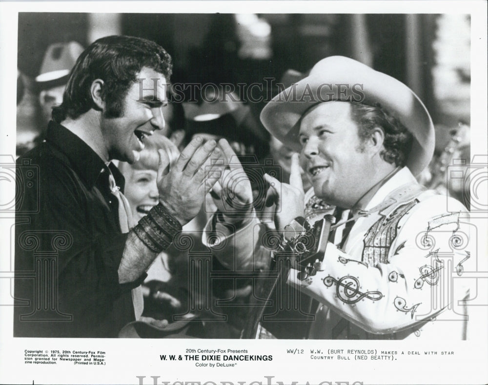 1975 Press Photo  &quot;W.W.&amp; the Dixie Dancekings&quot; Burt Reynolds &amp; Ned Beatty - Historic Images