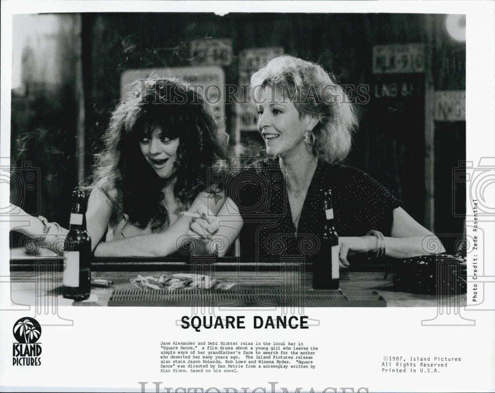 1987 Press Photo Actress Jane Alexander, Debi Richter in &quot;Square Dance&quot; Film - Historic Images