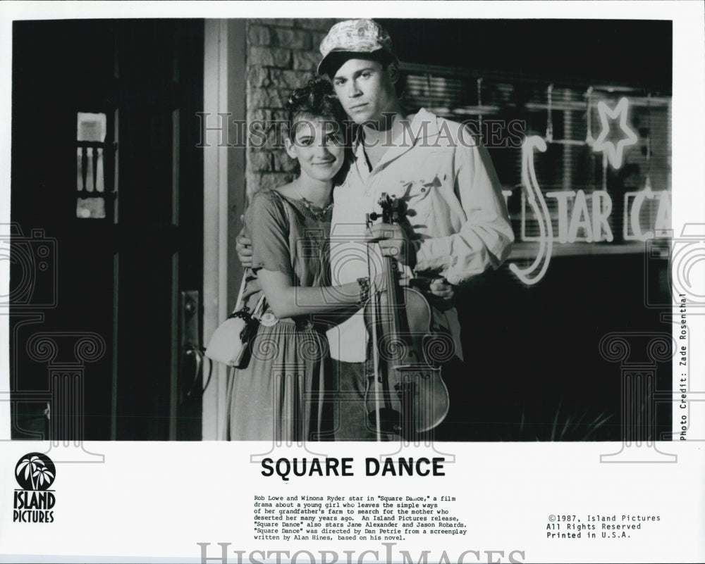1987 Press Photo Actress Winona Ryder, Rob Lowe in "Square Dance" Film - Historic Images