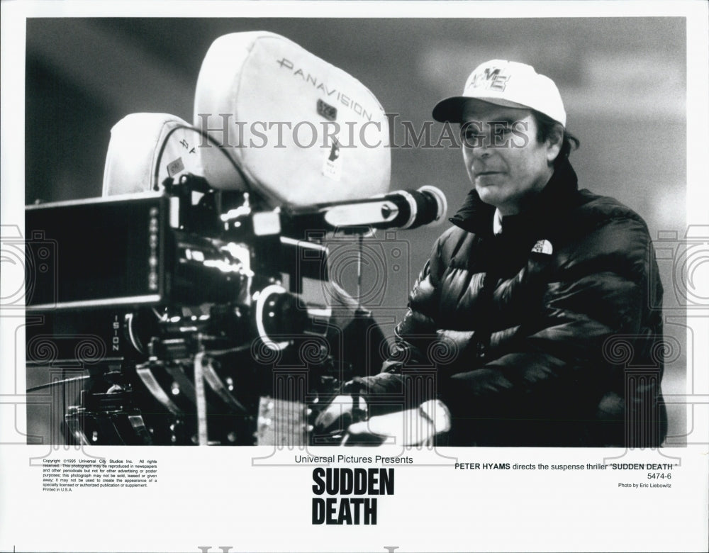 1995 Press Photo Peter Hyams, Director &quot;Sudden Death&quot; - Historic Images