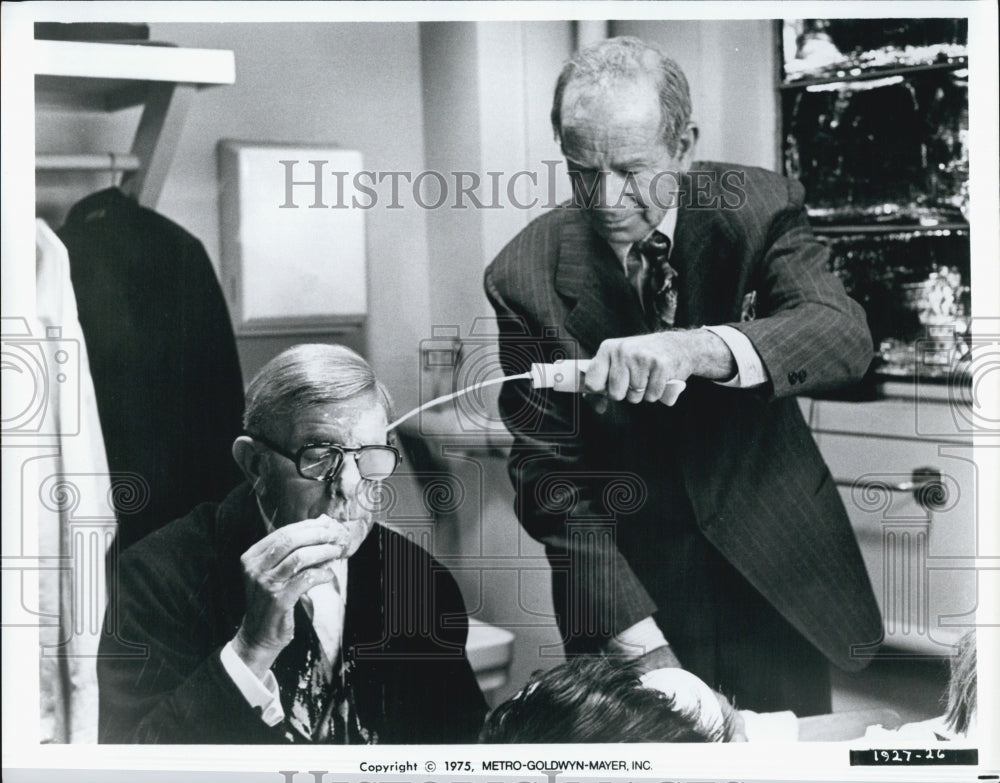 1975 Press Photo A scene from an unidentified movie - Historic Images