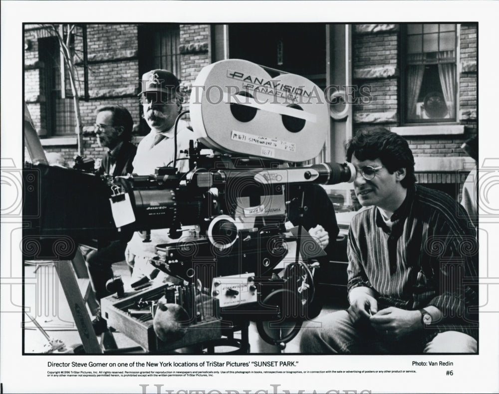 1996 Press Photo Steve Gomer, Director &quot;Sunset Park&quot; - Historic Images