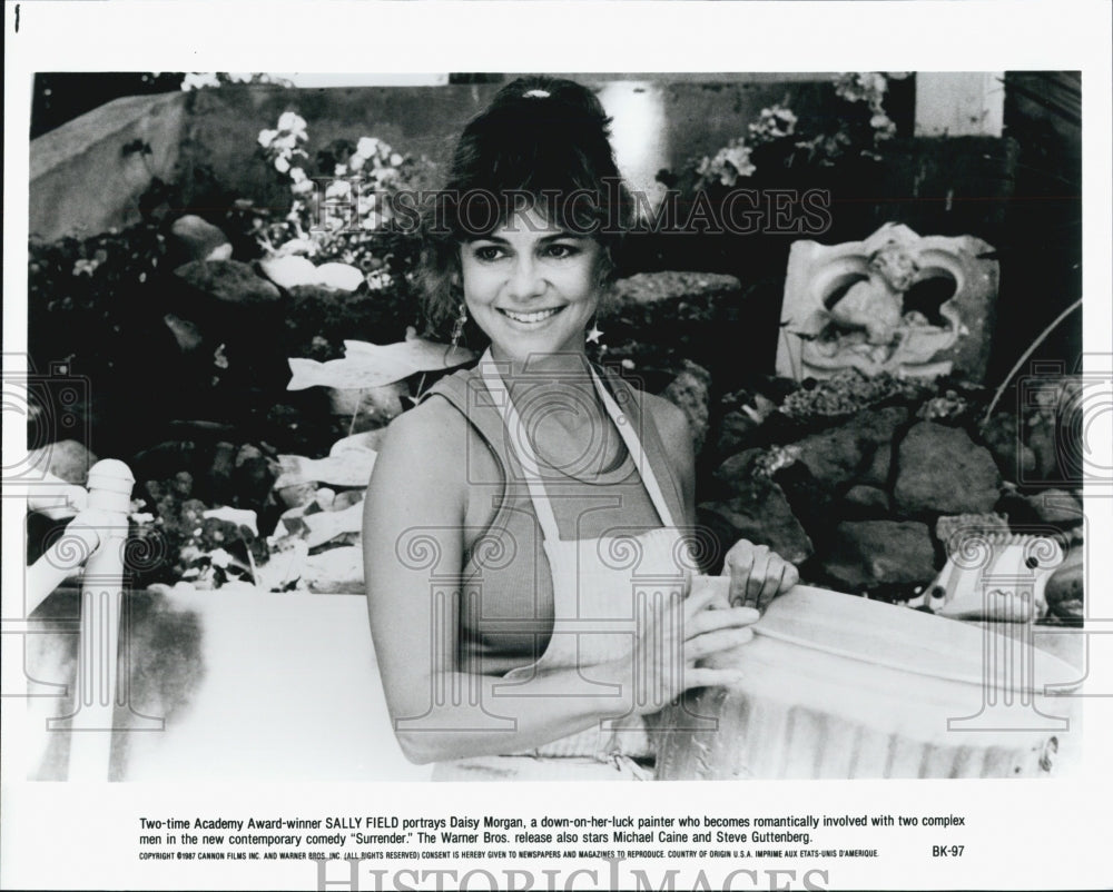 1987 Press Photo Actress Sally Field in "Surrender" Film - Historic Images