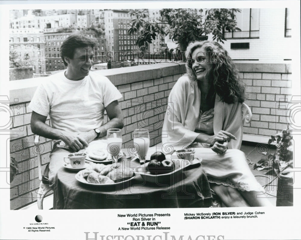 1987 Press Photo Ron Silver and Sharon Schlarth in &quot;Eat &amp; Run&quot; - Historic Images