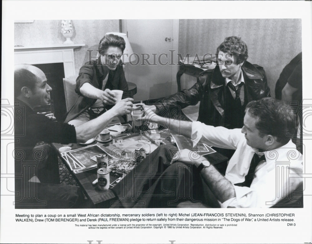 1980 Press Photo "The Dogs of War" Christopher Walken, Tom Berenger,P Freeman - Historic Images