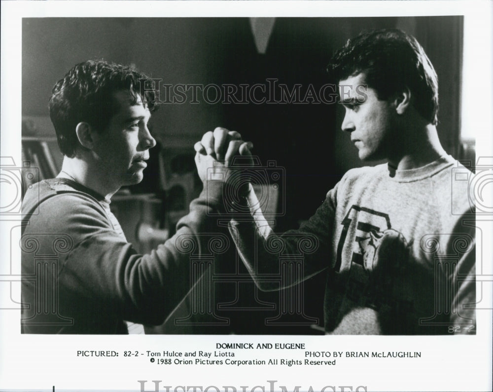 1988 Press Photo Actors Tom Hulce And Ray Liotta In &quot;Dominick and Eugene&quot; - Historic Images