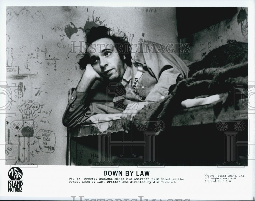 1986 Press Photo Roberto Benigni In &quot;Down By Law&quot; - DFPG82125 - Historic Images